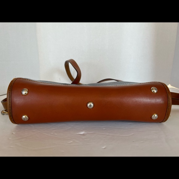 Dooney & Bourke vintage crossbody - Picture 6 of 13